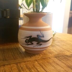 Southwestern Lizard Small Pottery Vase